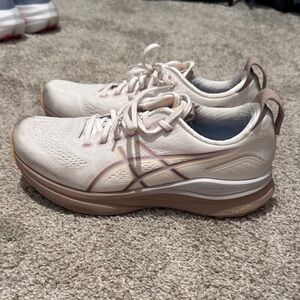 ASICS Women's Cream and Pink Kayano 32 size 9.5 Wide